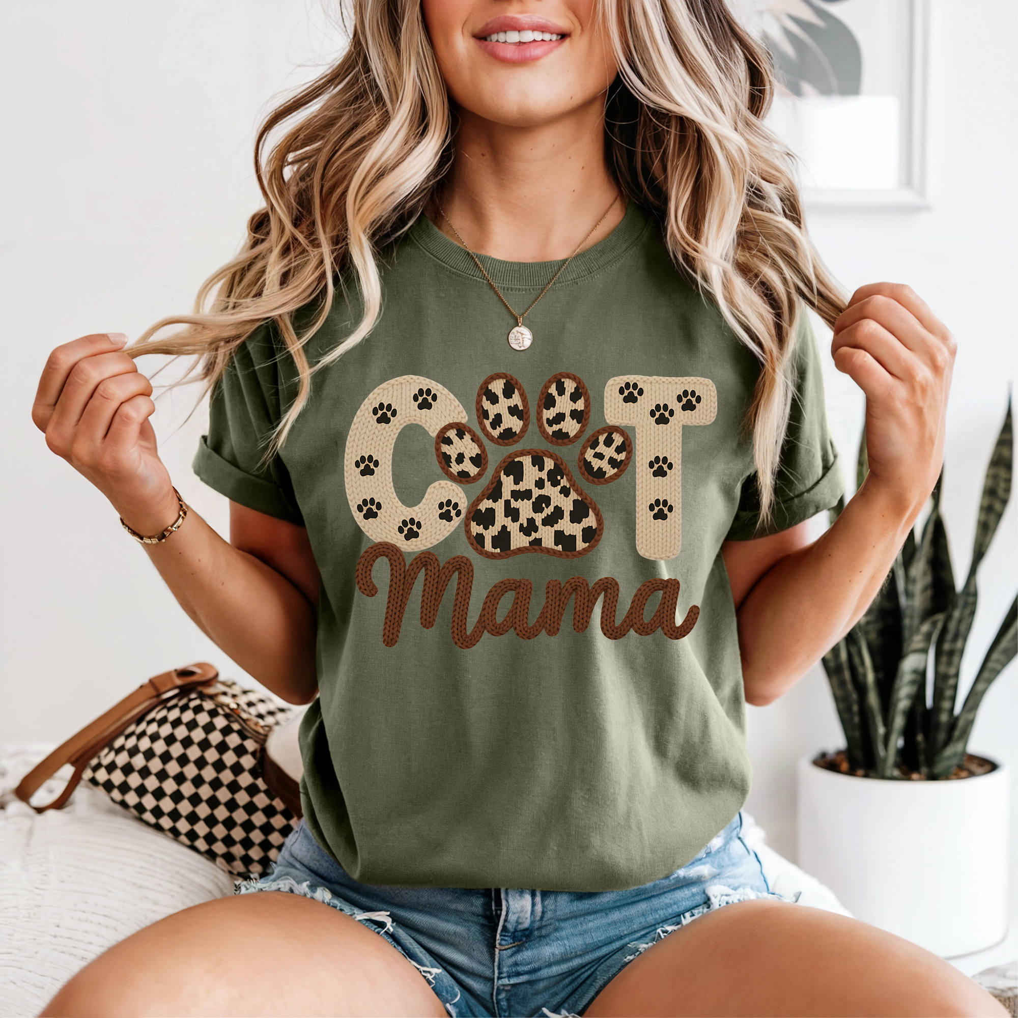 Cat Mama Leopard Paw T-Shirt